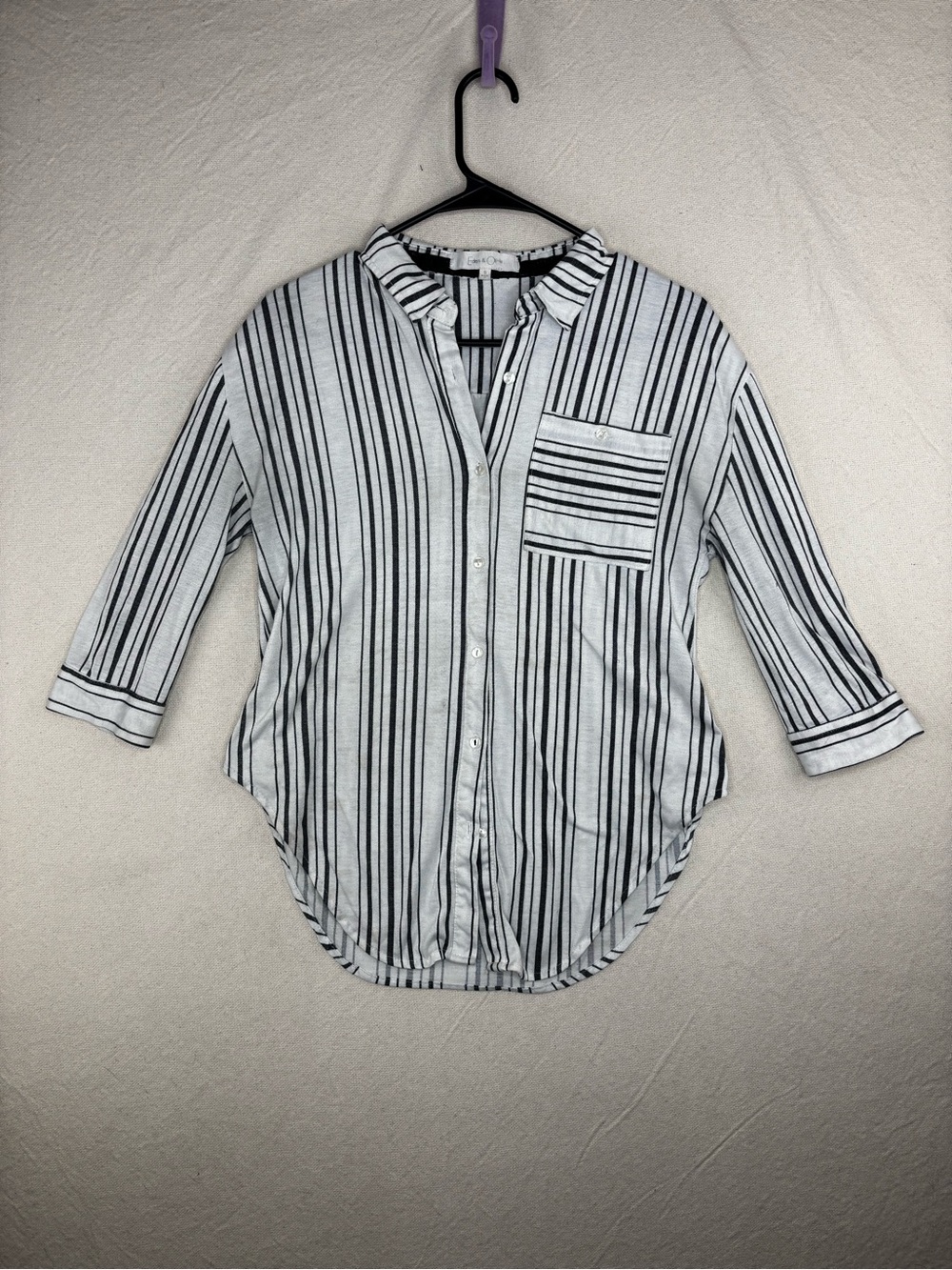 Eden & Olivia women’s small button up top